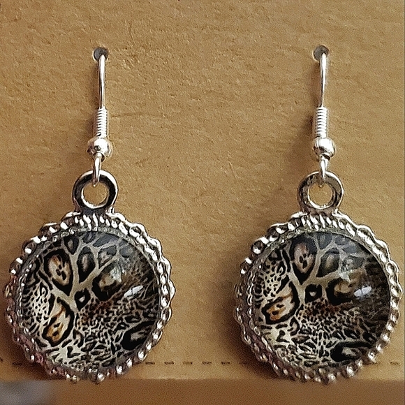 Handmade animal/reptile earrings. - Picture 5 of 5